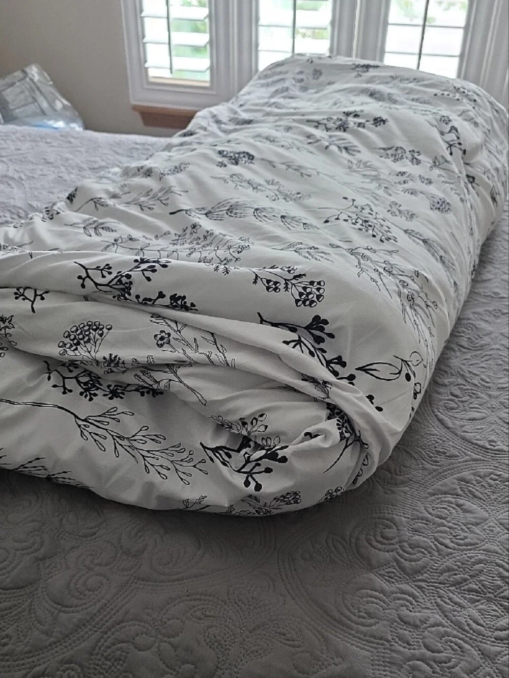 White Comforter with Navy Botanical Print - Elegant Floral Bedding